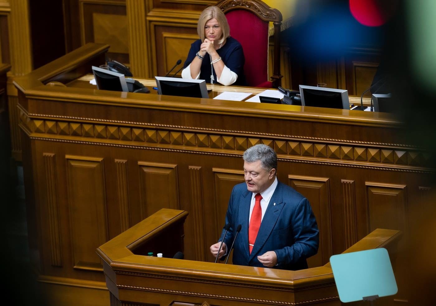 Ірина Геращенко: "Політикам треба менше сидіти в соцмережах і більше читати книжок".