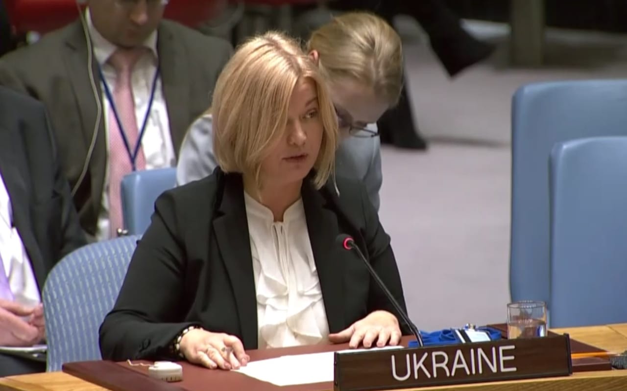 Ірина Геращенко: "Політикам треба менше сидіти в соцмережах і більше читати книжок".