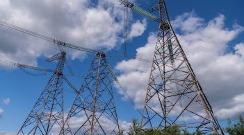 "ДТЕК" Ахметова продає Україні електроенергію на 45 % дорожче, ніж Угорщині
