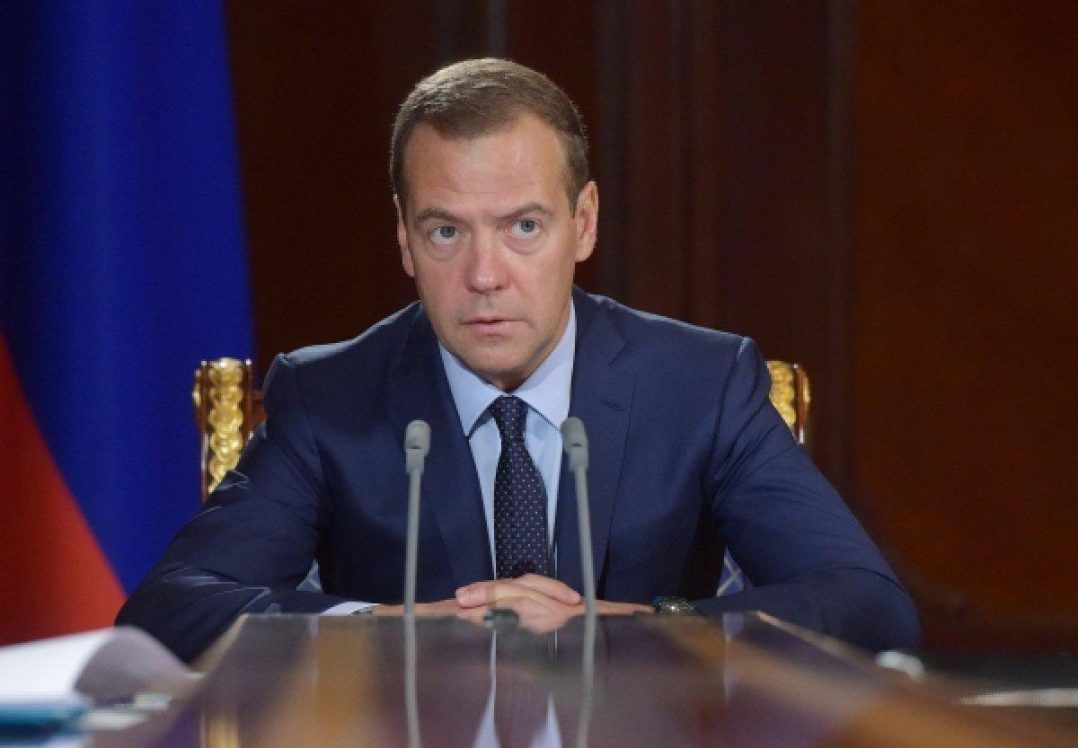 Медведєв заявив, що Росія буде відкрита до діалогу з «новим керівництвом України»
