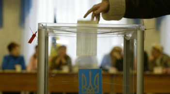 Явка виборців складає 16,08 %, найактивніше голосують у Кіровоградській області, найменше – у Закарпатській