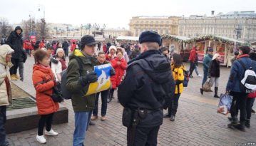 «Крим вам замість пенсій»: у Москві влаштували одиночні пікети проти анексії півострова