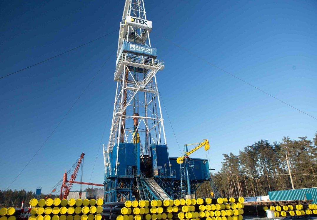 Компанія Ахметова виграла перший аукціон з продажу нафтогазових надр