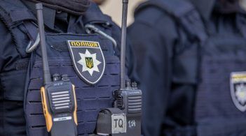 МВС: Виборців, які отримували "допомогу" від влади, просять голосувати "правильно"