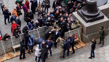 "Я людей не б’ю, я людей люблю": як Ляшко штурмував Кабмін