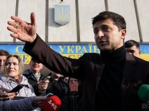 Zelensky ahead of Poroshenko by 47 % – poll