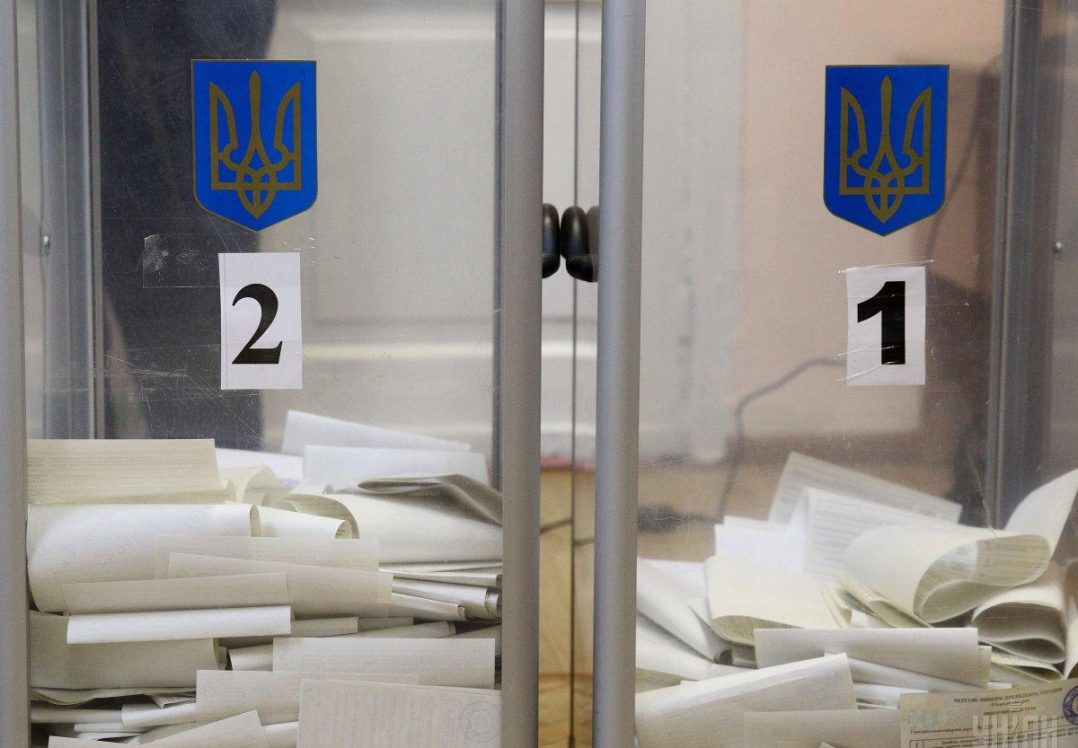 МВС: до поліції надійшло вже 179 заяв про порушення під час виборів