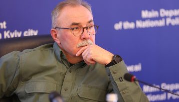 Поліція: На в'їзді в Київ транспортний колапс, людей везуть зі всієї країни