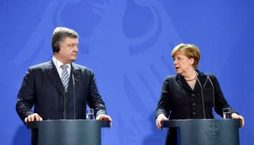 Порошенко й Меркель запропонували дату початку "великоднього перемир'я"