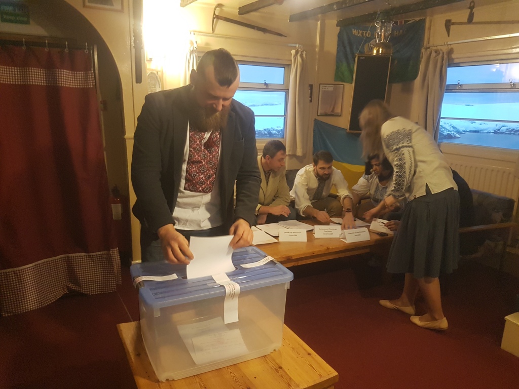 На антарктичній станції “Академік Вернадський” закінчилося голосування, явка – 100 %