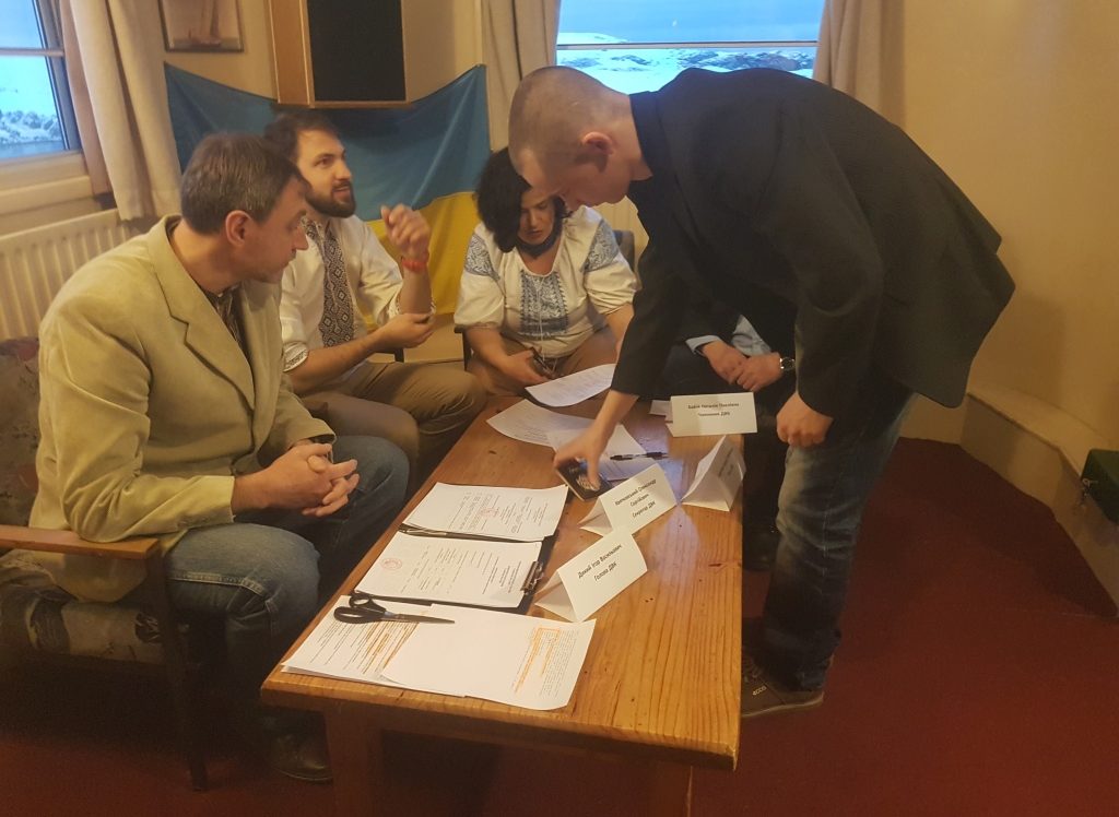 На антарктичній станції “Академік Вернадський” закінчилося голосування, явка – 100 %