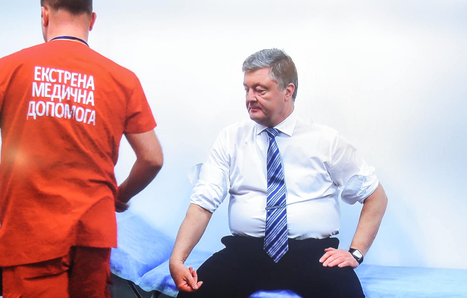 Президент виконав обіцянку і здає аналізи