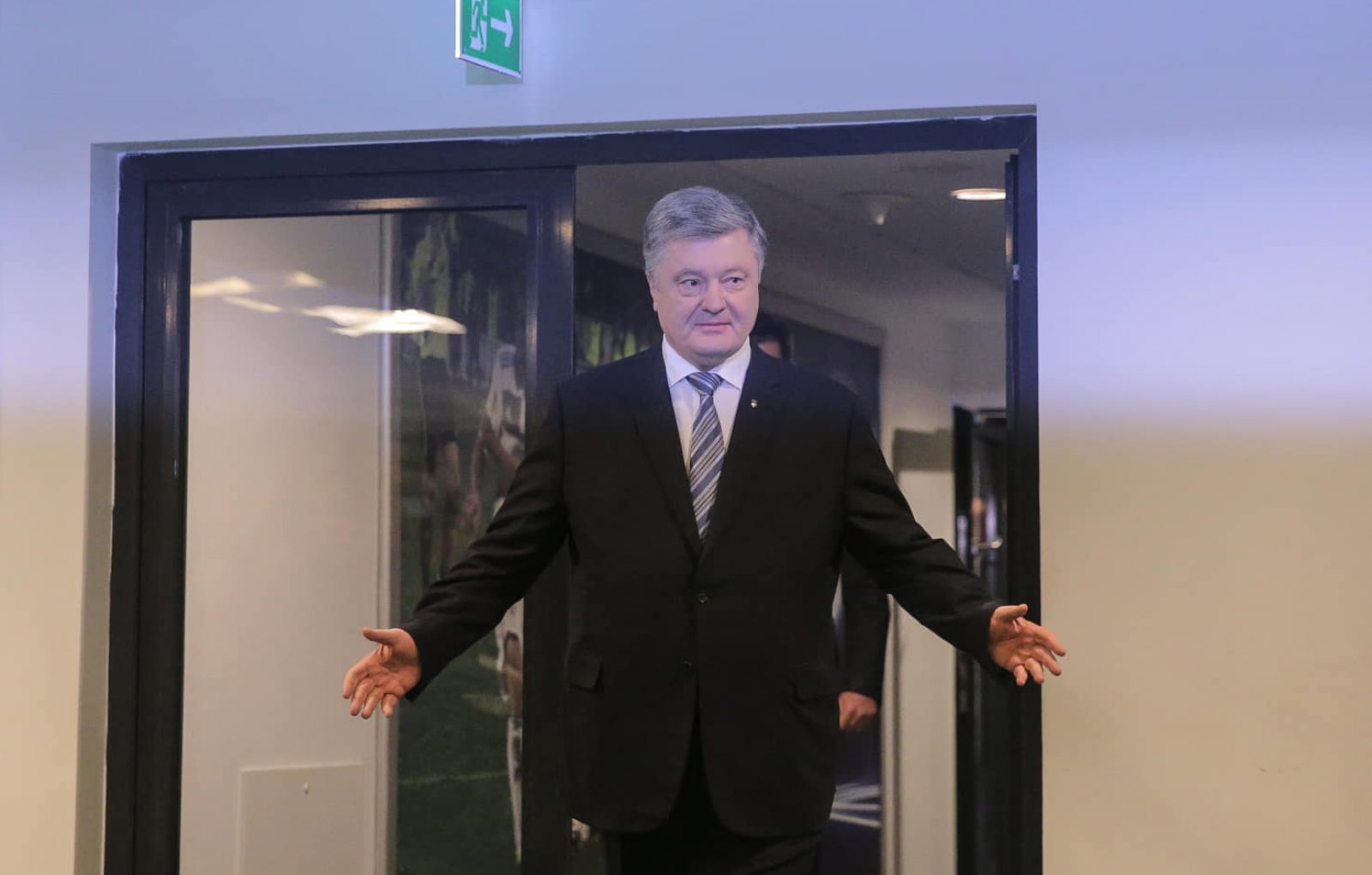 Президент виконав обіцянку і здає аналізи