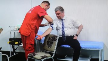 Президент виконав обіцянку і здає аналізи