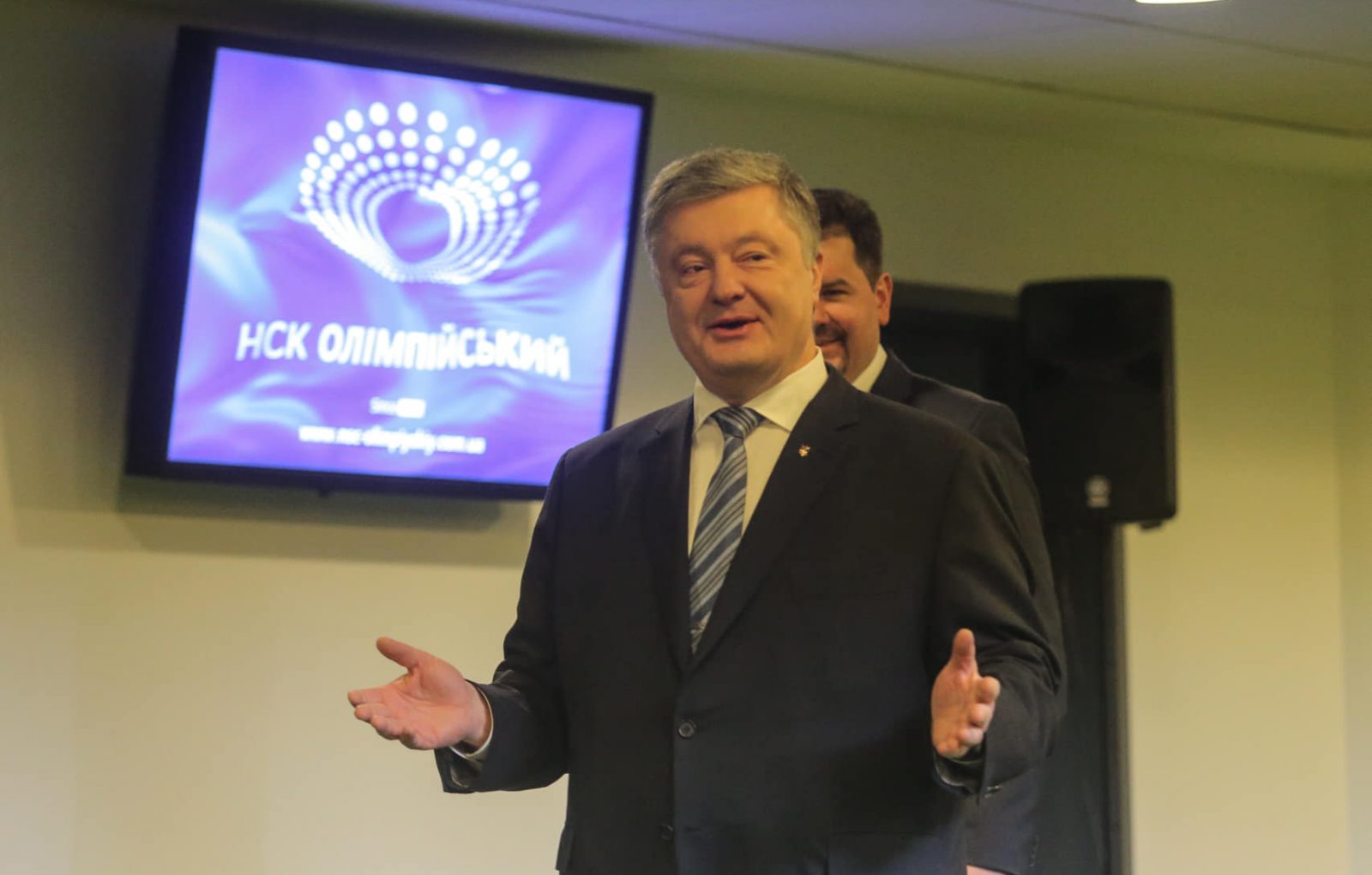 Президент виконав обіцянку і здає аналізи