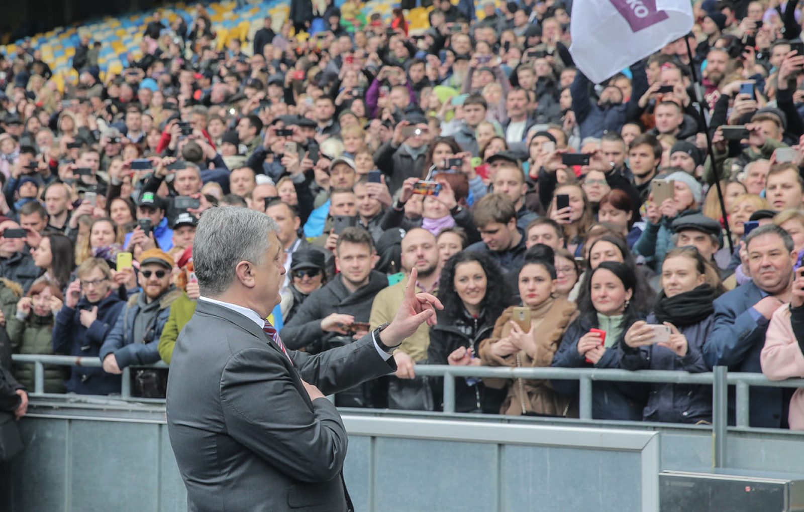 На «Олімпійському» почались дебати Порошенка та Зеленського: ведемо текстову трансляцію (фото)