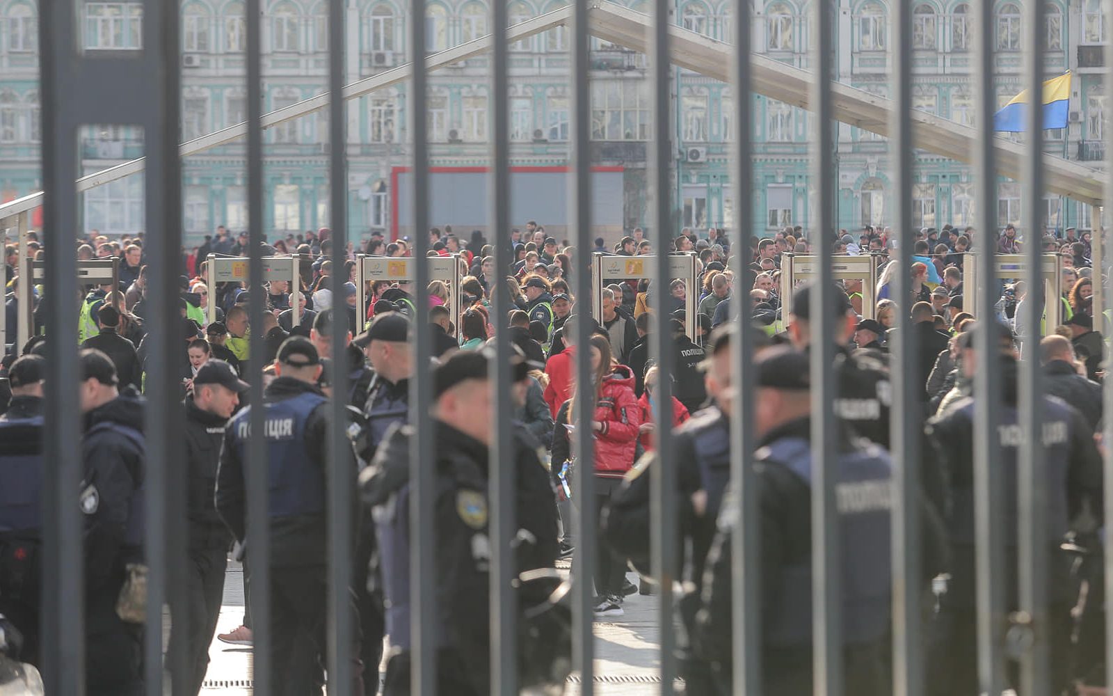 На «Олімпійському» почалися дебати Порошенка та Зеленського: ведемо текстову трансляцію