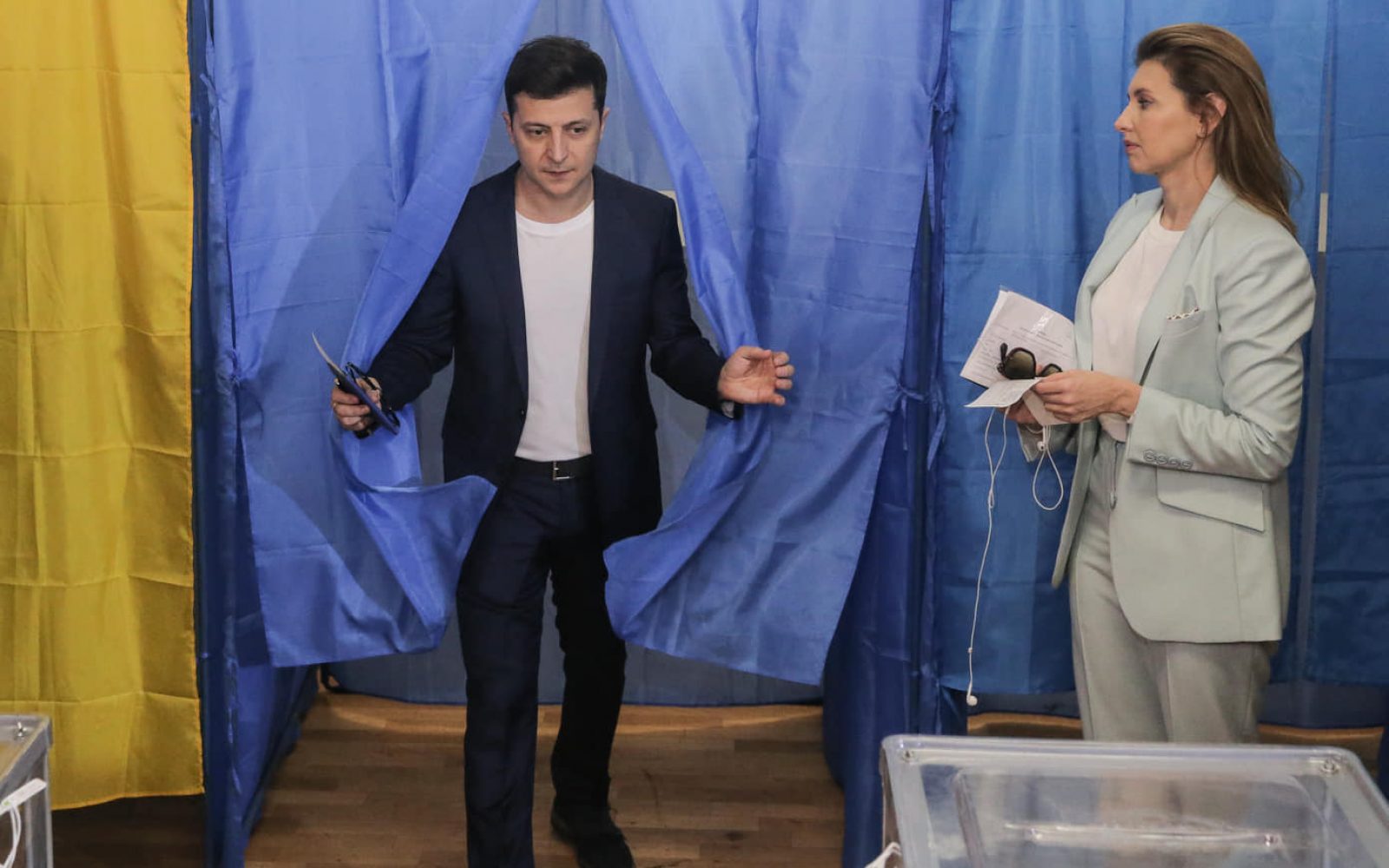 Зеленський проголосував: ішов на дільницю під реп-музику