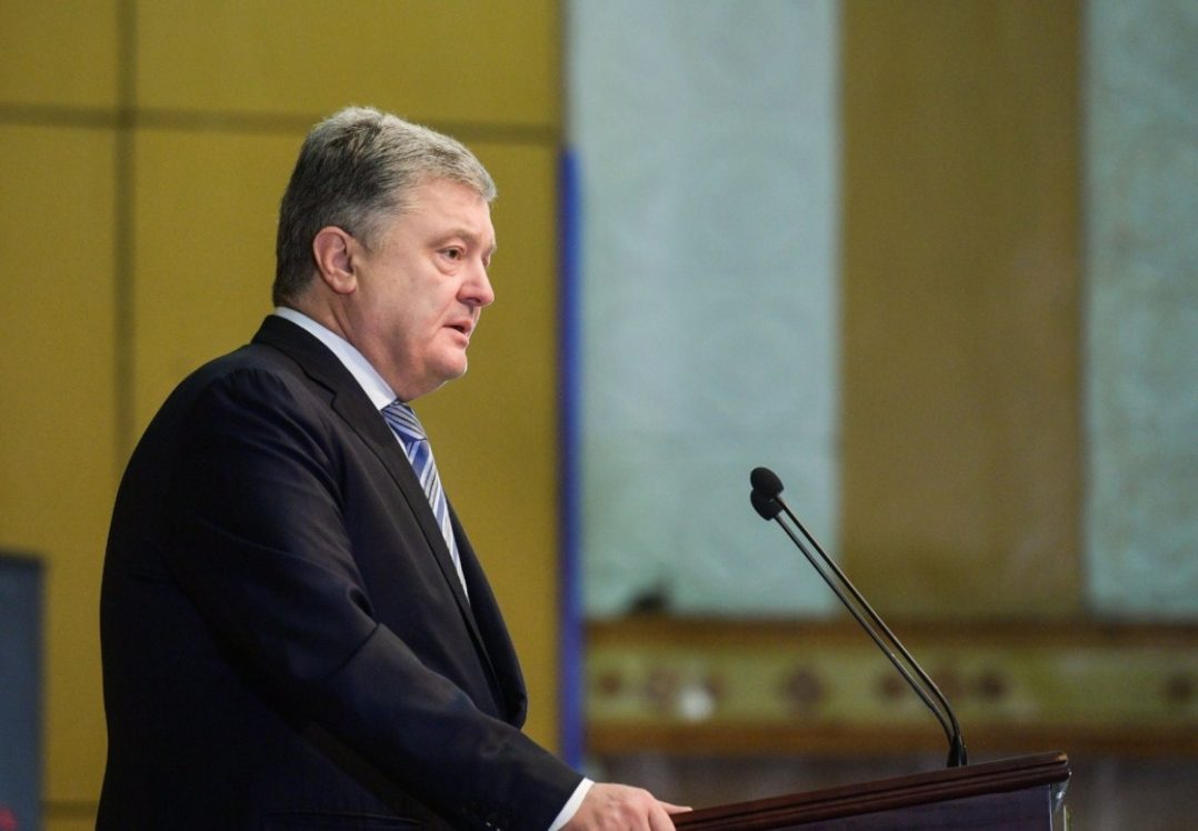 Судді, які приймали рішення по "ПриватБанку", поскаржилися на тиск Порошенка