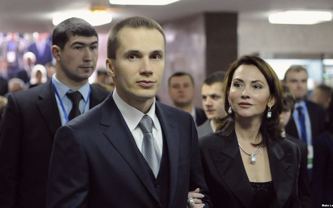 Суд зняв арешт з рахунків у банку Януковича-молодшого