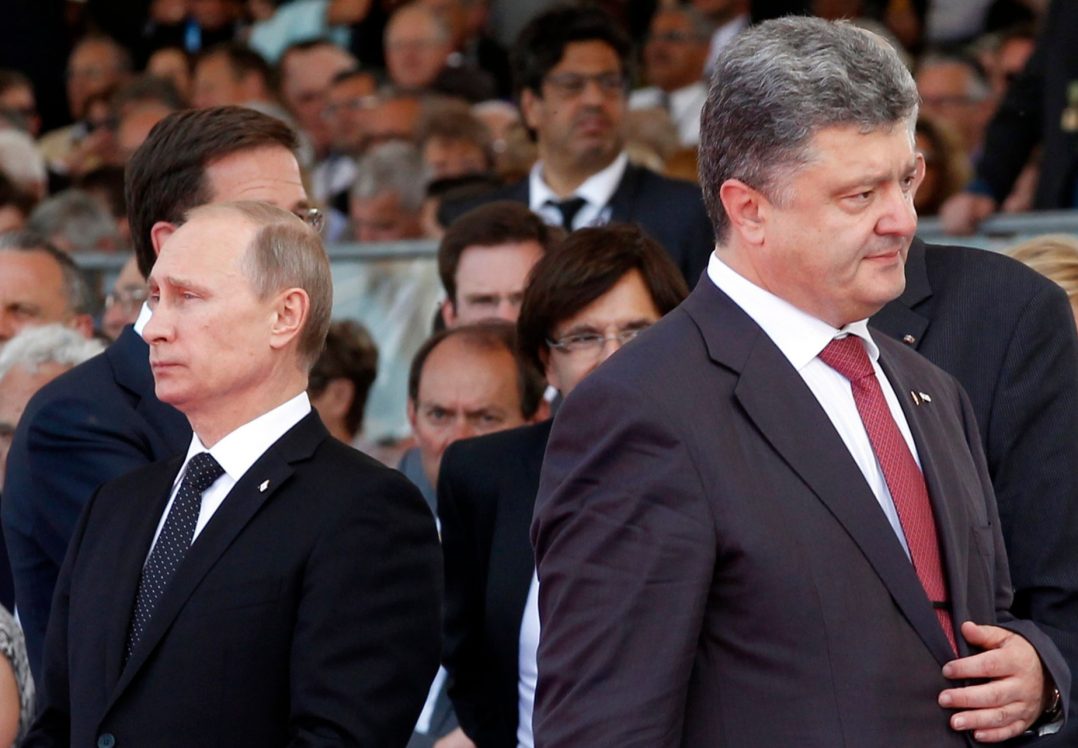 Poroshenko's headquarters is published on the boards and in the newspapers of Putin, not Zelensky