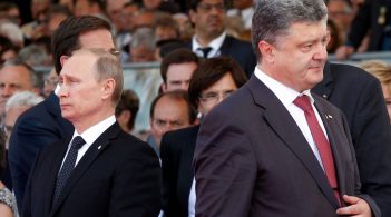 Poroshenko's headquarters is published on the boards and in the newspapers of Putin, not Zelensky
