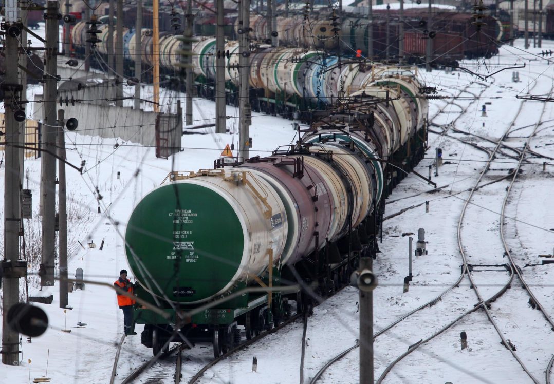 Білорусь призупинила експорт світлих нафтопродуктів в Україну