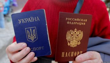 Путін підписав указ про видачу російських паспортів жителям окупованого Донбасу