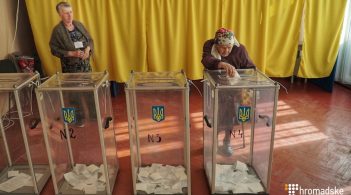 Явка по країні - 17,2% на 11 годину