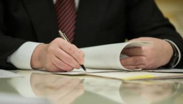Оприлюднено указ про звільнення заступника голови Служби зовнішньої розвідки Семочка