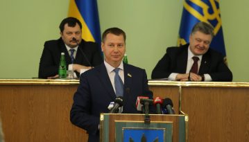 Порошенко офіційно звільнив губернатора зі справи Гандзюк