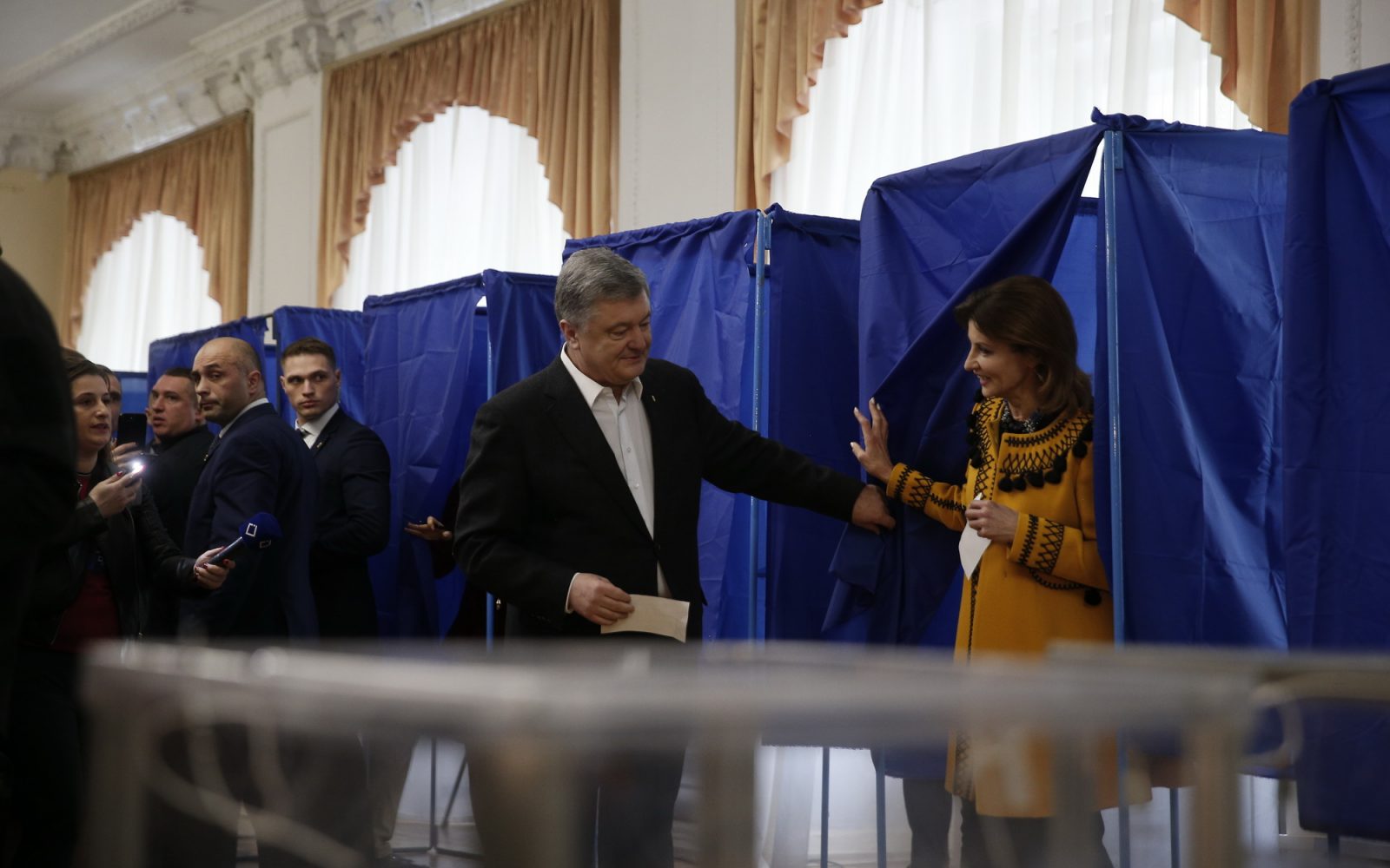 Петро Порошенко проголосував на виборах та звернувся до українців