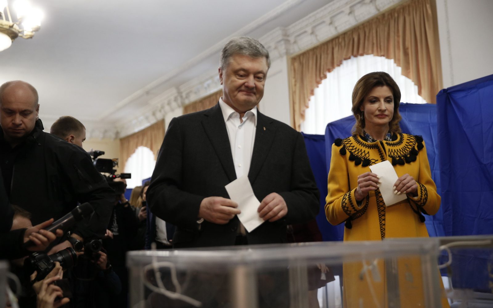 Петро Порошенко проголосував на виборах та звернувся до українців