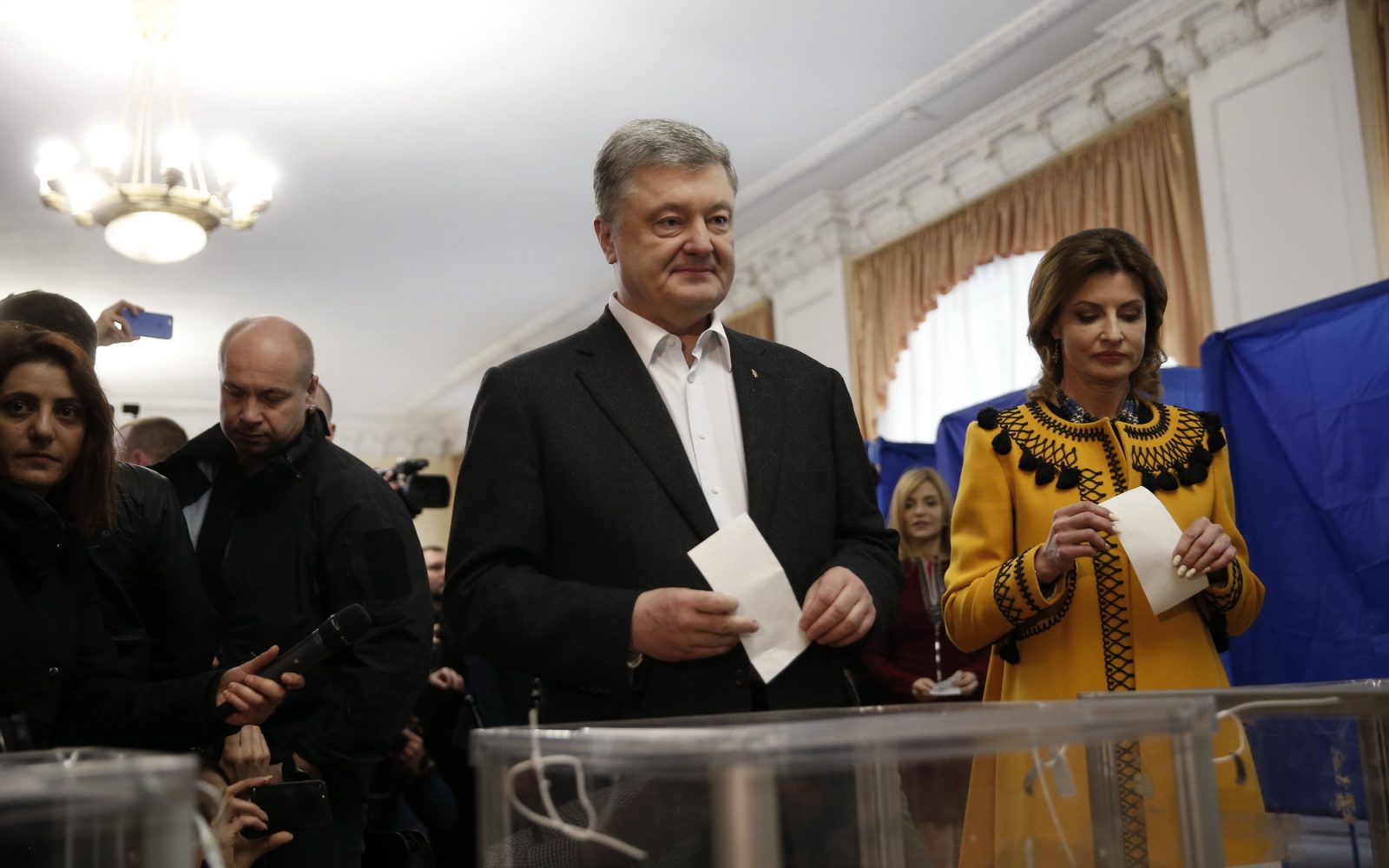 Петро Порошенко проголосував на виборах та звернувся до українців
