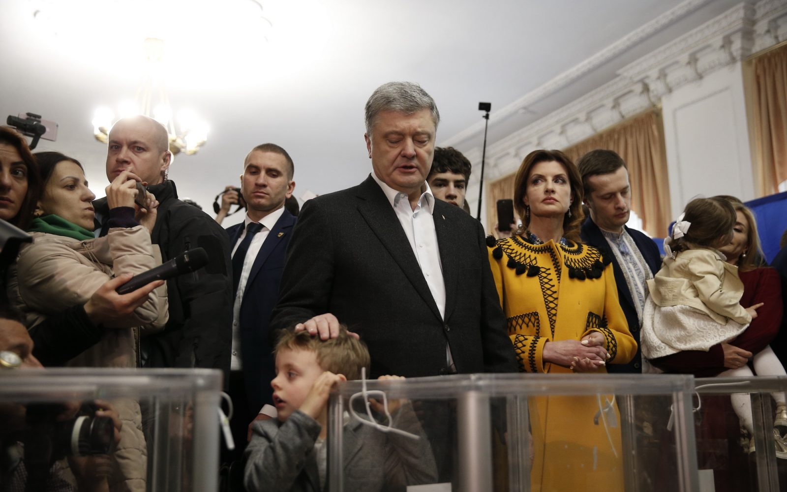 Петро Порошенко проголосував на виборах та звернувся до українців