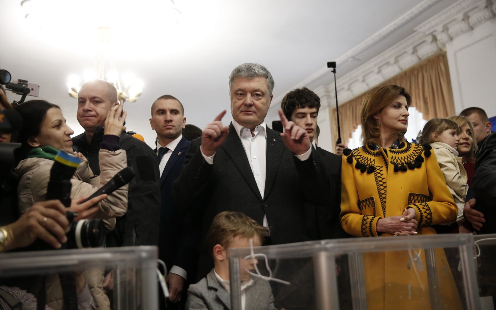 Петро Порошенко проголосував на виборах та звернувся до українців