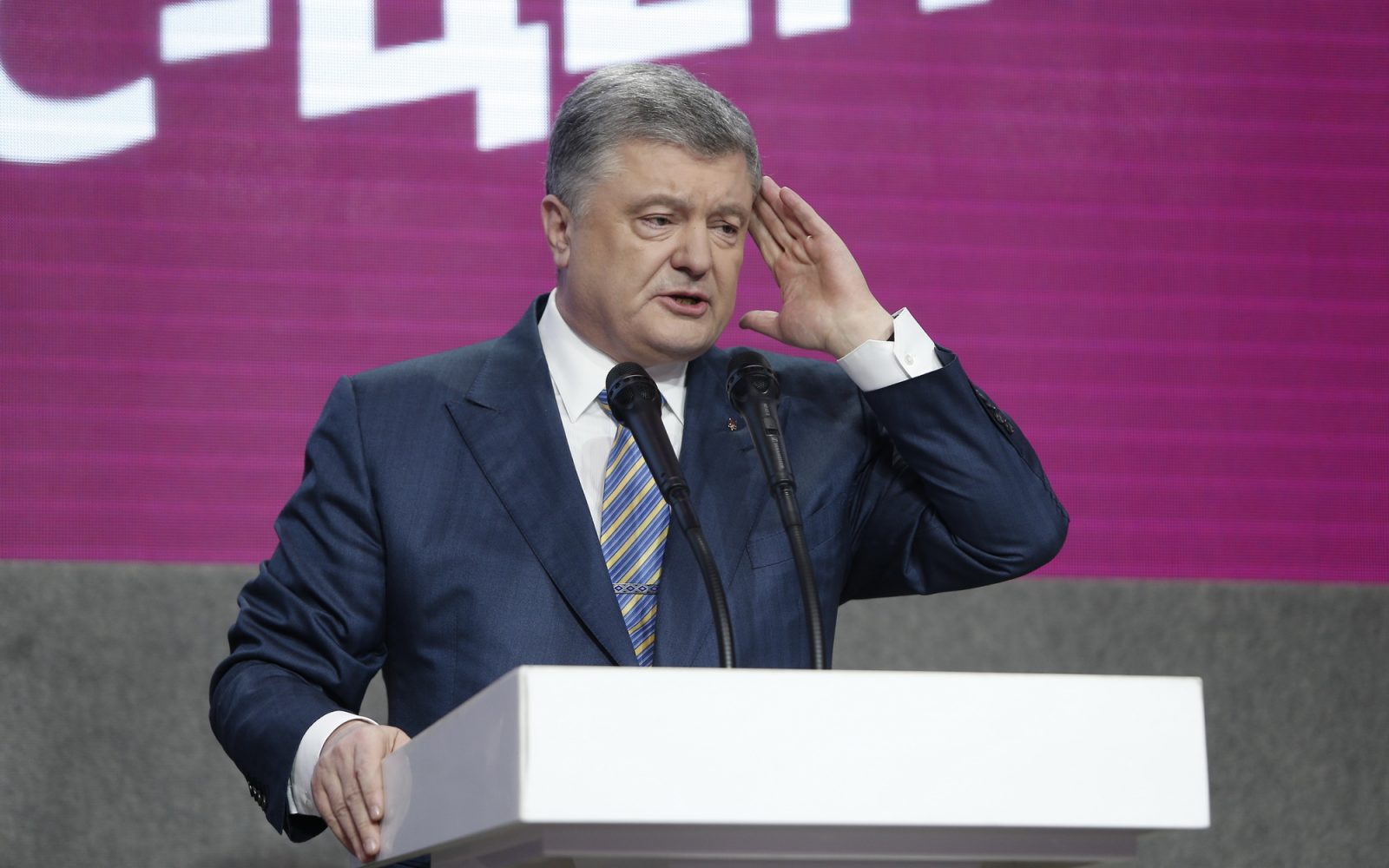 Порошенко про результати екзит-полу: «Ніколи не здавайся»