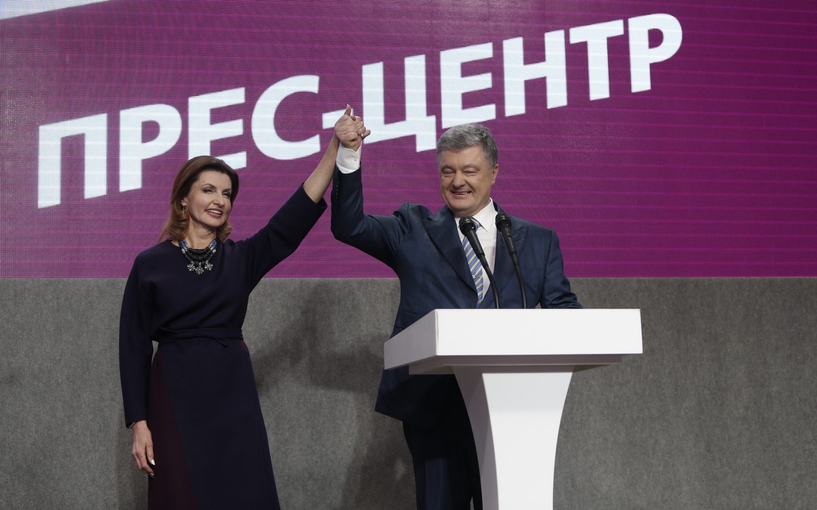 Порошенко про результати екзит-полу: «Ніколи не здавайся»