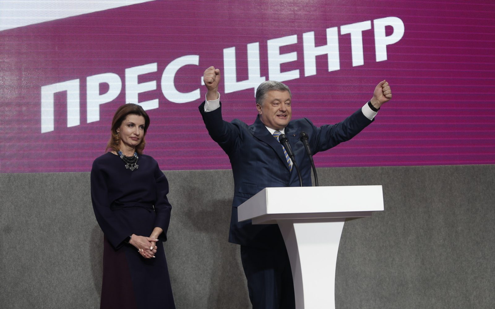 Порошенко про результати екзит-полу: «Ніколи не здавайся»