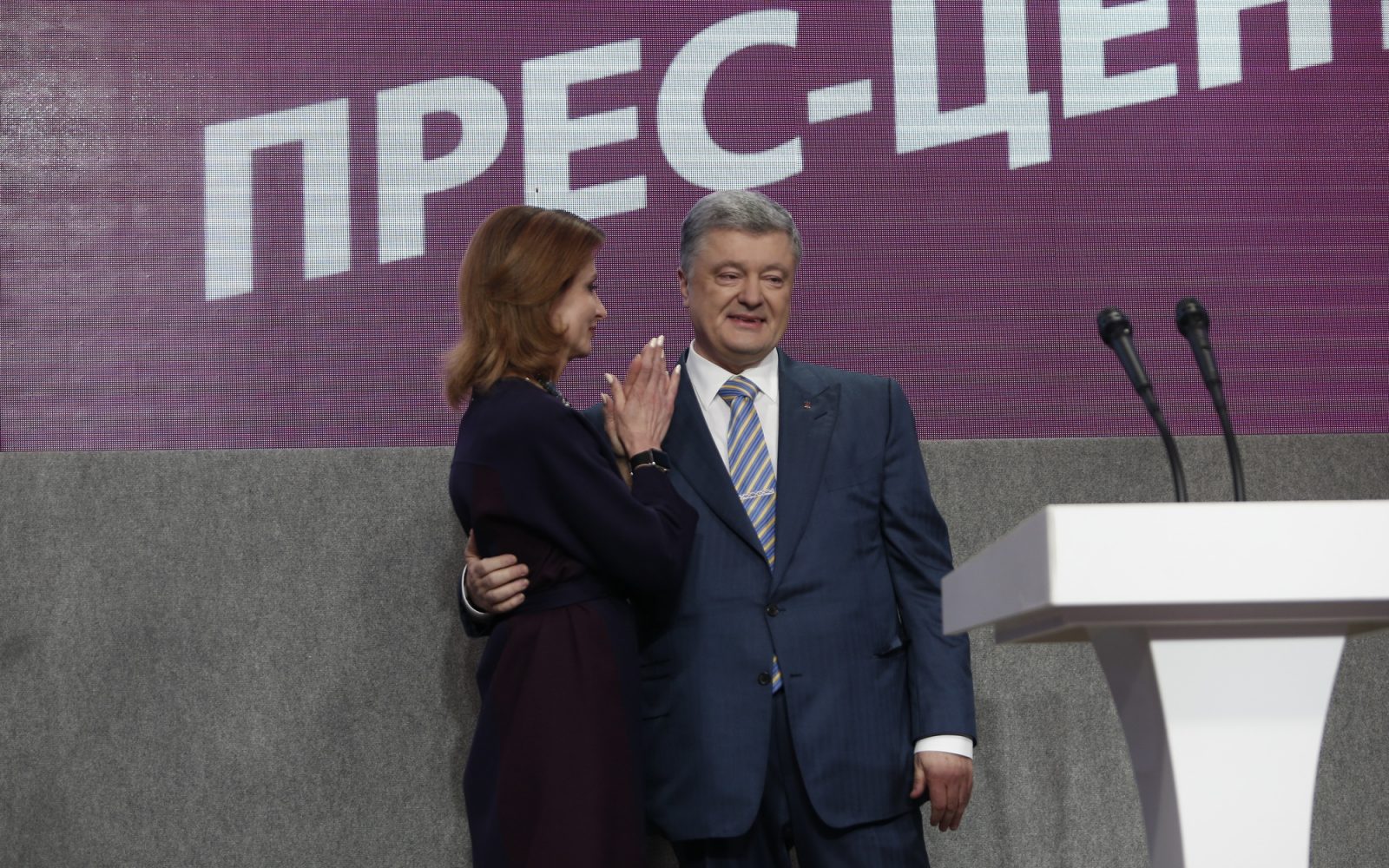 Порошенко про результати екзит-полу: «Ніколи не здавайся»