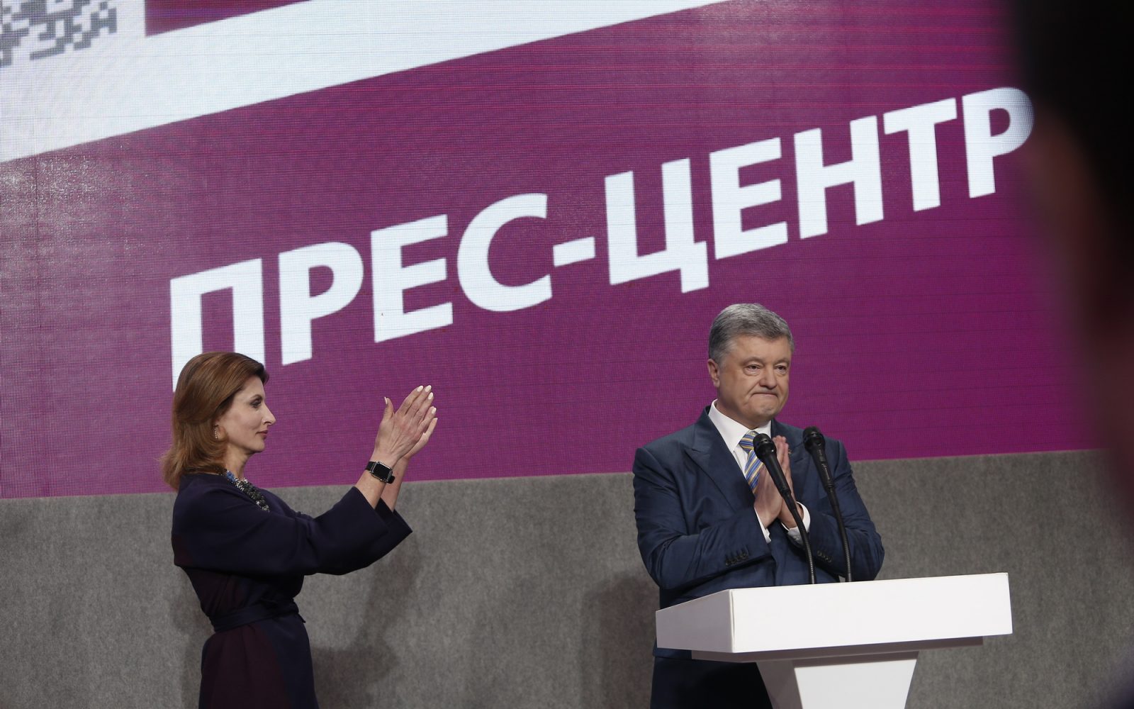 Порошенко про результати екзит-полу: «Ніколи не здавайся»