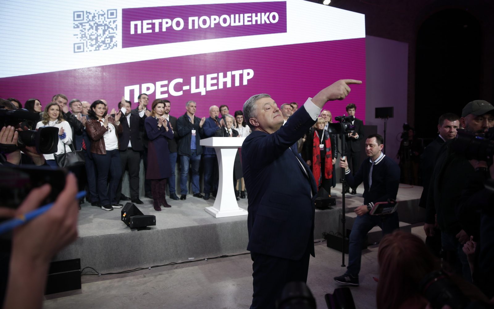 Порошенко про результати екзит-полу: «Ніколи не здавайся»