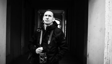 «Як той, хто знімає, я бачу людину і несправедливість»: фотограф Олександр Чекменьов в Одесі.