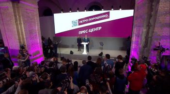 Порошенко про результати екзит-полу: "Ніколи не здавайся"