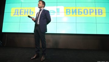За Зеленського готові голосувати 61 % українців – опитування напередодні другого туру