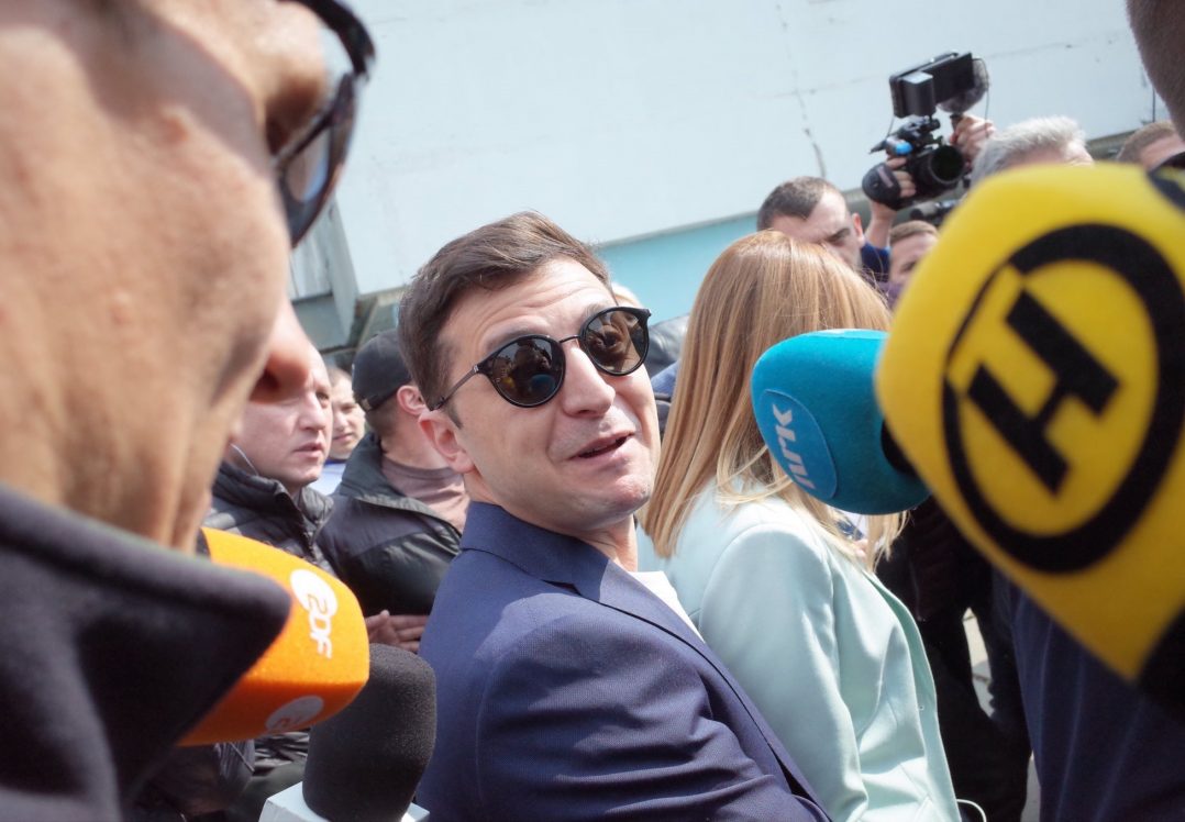 Зеленський проголосував: йшов на дільницю під реп-музику