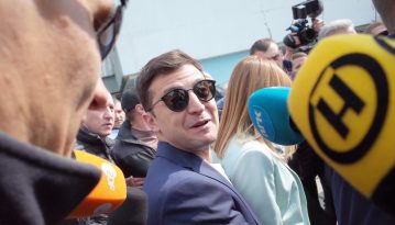 Зеленський проголосував: йшов на дільницю під реп-музику