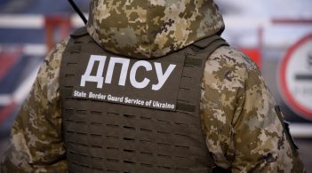 На "кордоні" з Кримом окупанти знову опитують громадян щодо виборів
