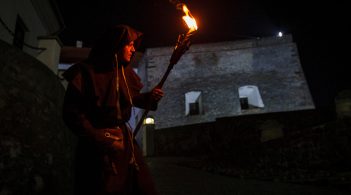 Зі смолоскипом за Анонімусом у Паланок