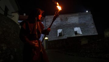 Зі смолоскипом за Анонімусом у Паланок